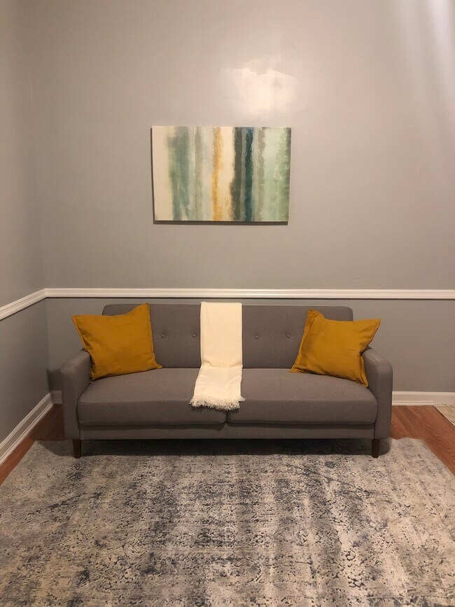 Livingroom - 4934 Hummelsheim Ave