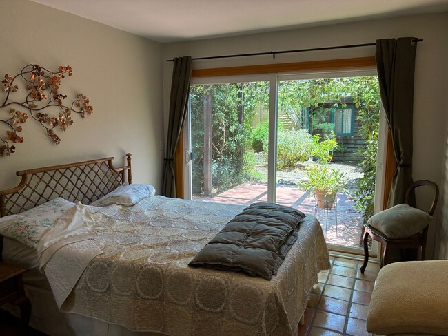 Building Photo - Gorgeous North Davis 3 bedroom available now!