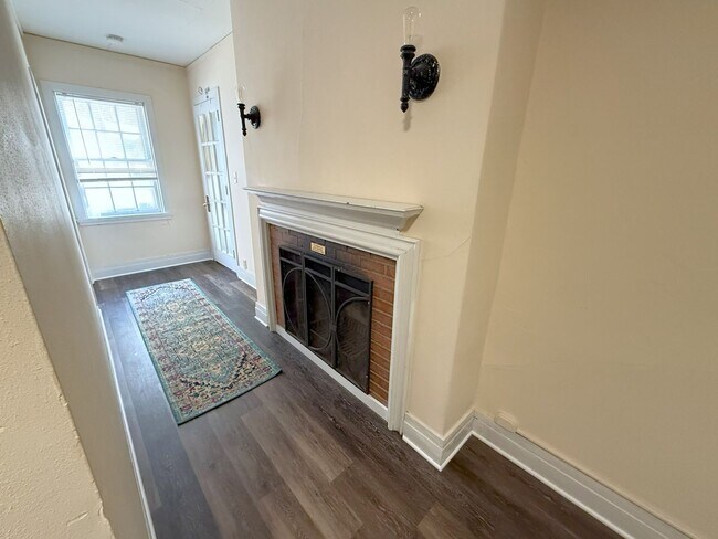 Building Photo - 46 N Breese Terrace
