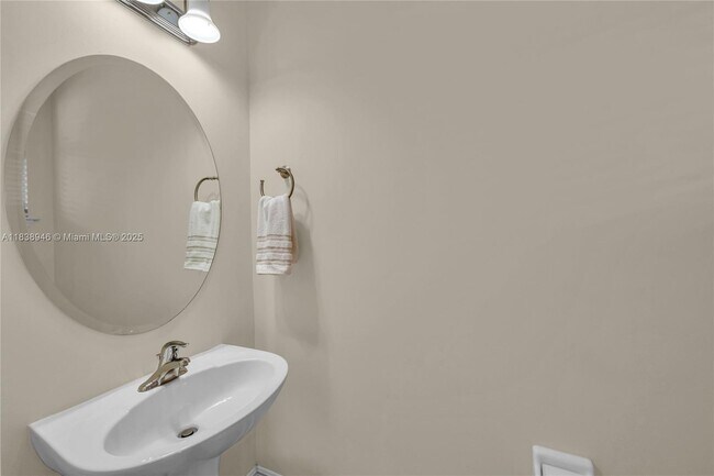 Building Photo - 4088 W Palm Aire Dr