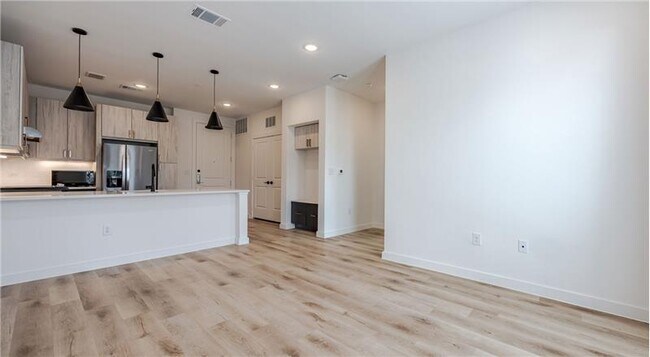 Building Photo - 3900 Berkman Dr