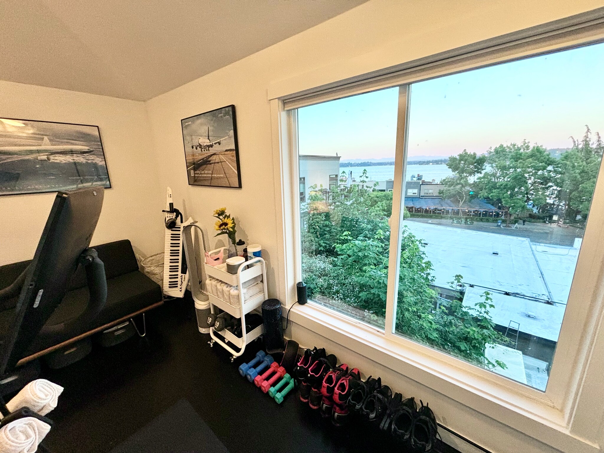 Building Photo - 110 Erie Ave