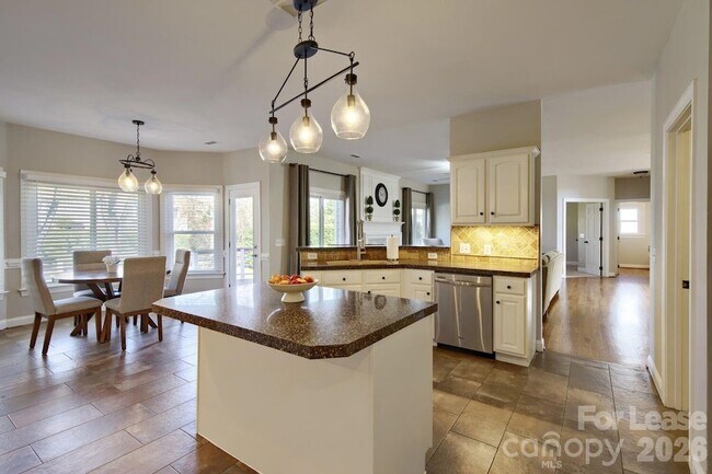 Building Photo - 6520 Red Maple Dr