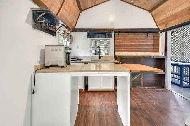 Building Photo - 4895 Ave D