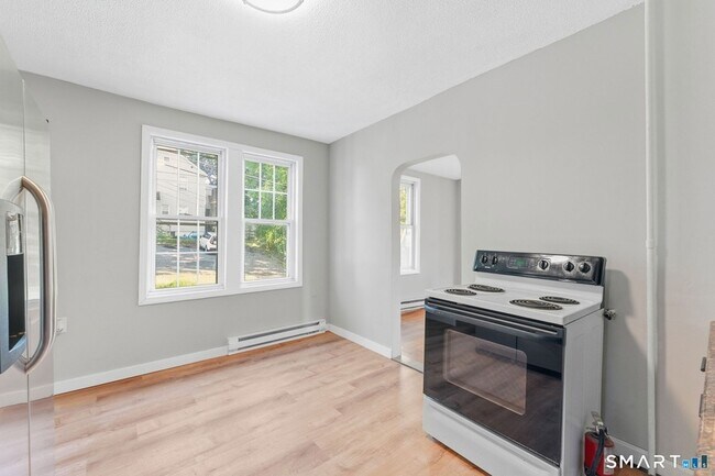 Building Photo - 13 Wood Ct