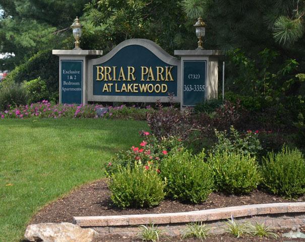 Entrance - Briar Park Apartments