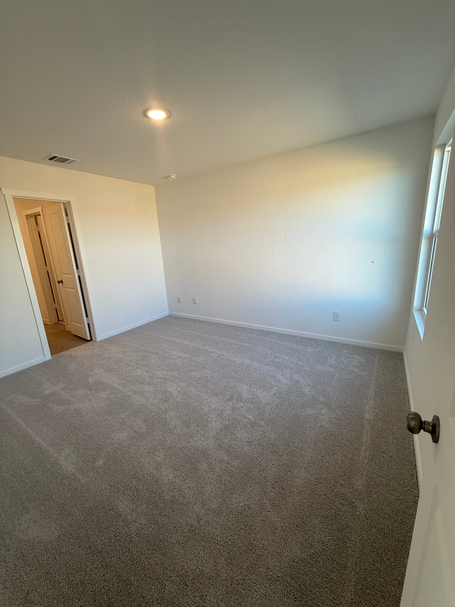 Building Photo - 5720 Mangas Cir