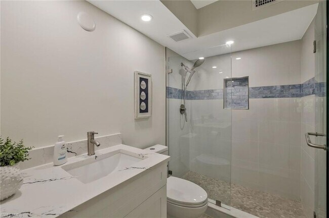 Building Photo - 354 Harbour Dr