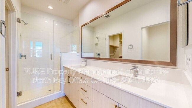 Building Photo - 221 Gambrel Cir