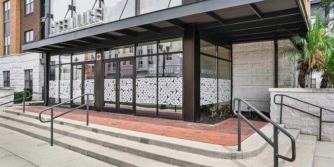 Building Photo - 776 N Orange Ave