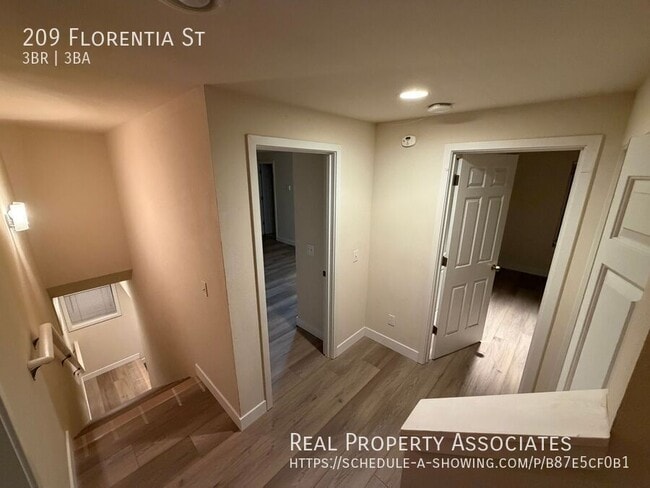 Building Photo - 209 Florentia St