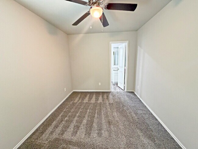 Building Photo - 254 Marigold Pl