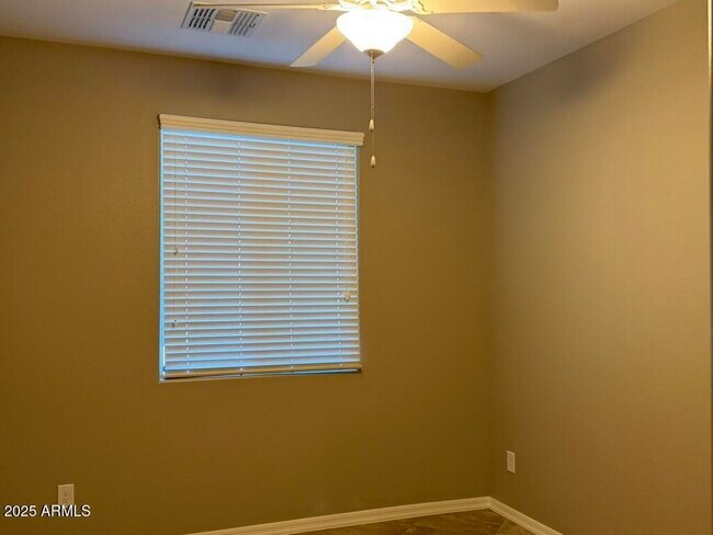 Building Photo - 297 E Kaibab Dr