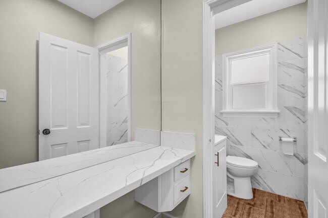 Building Photo - 414 Hilgard Ave