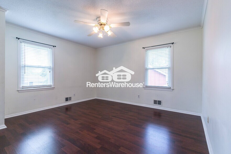 Building Photo - 2707 NE 67th Pl