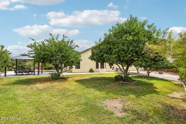 Building Photo - 2801 E Lindrick Dr