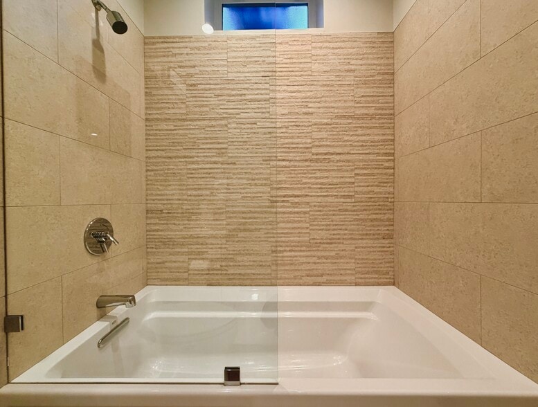 Building Photo - 13 Cottage Ave