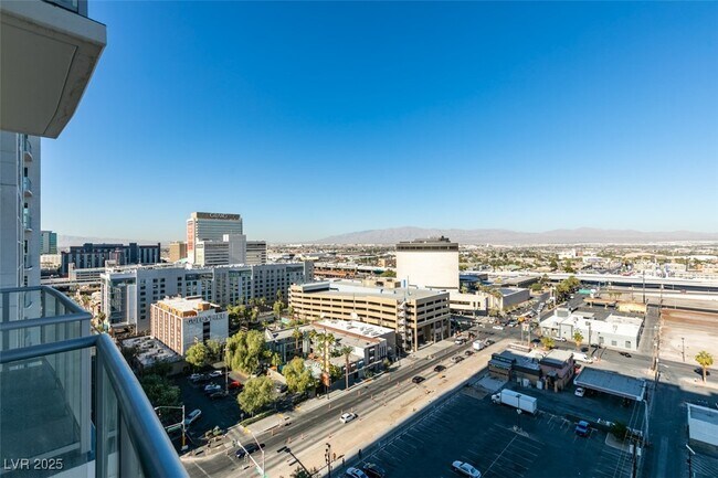 Building Photo - 150 S Las Vegas Blvd
