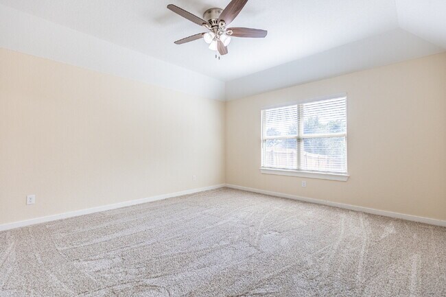 Building Photo - 142 Destiny Dr