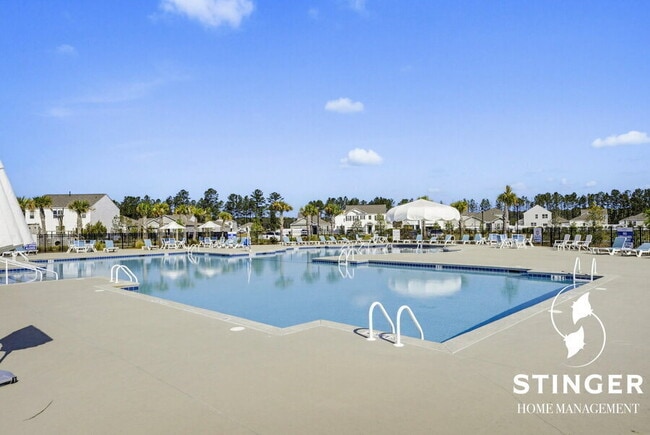 Building Photo - 334 Sanctuary Dr