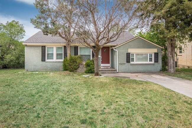 Primary Photo - 2036 Parker St