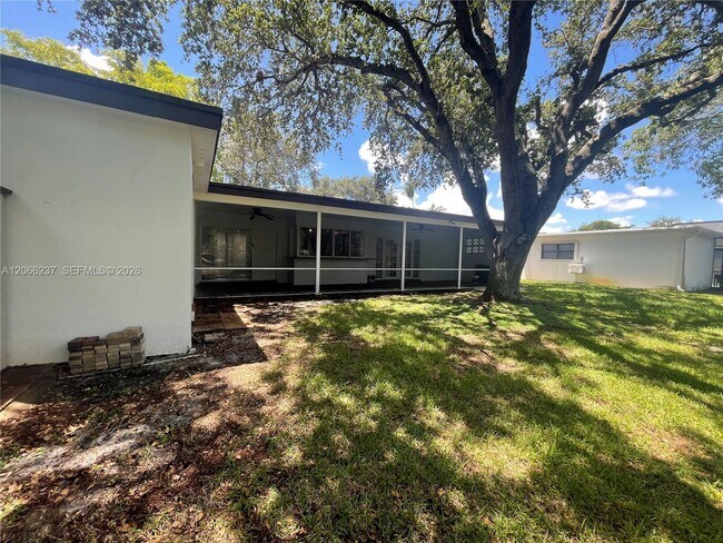 Building Photo - 9301 SW 54th St