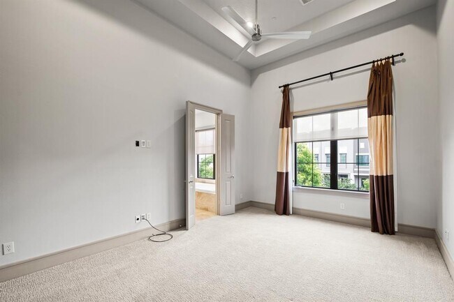 Building Photo - 1405 Lake Pointe Pkwy