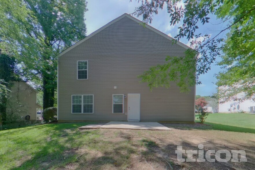 Building Photo - 121 Eagle Pointe Dr