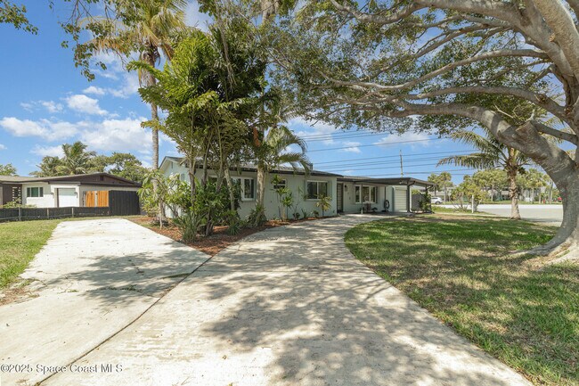 Building Photo - 175 Melaleuca Dr