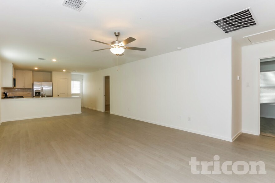 Building Photo - 15200 Grappling Irons Ln