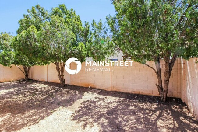 Building Photo - 4 Bedroom Pet-Friendly Home in Glendale, AZ with Main Street Renewal