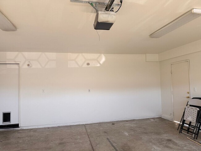 Building Photo - 4 Bed Single Story Home for rent in Wildomar