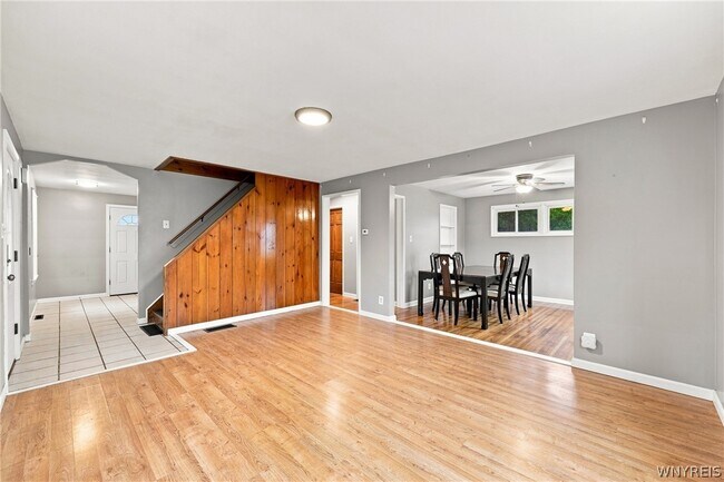 Building Photo - 4643 Patricia Dr