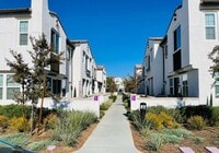 Building Photo - 30316 Town Square Dr