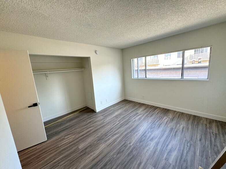Building Photo - 3722 S Canfield Ave