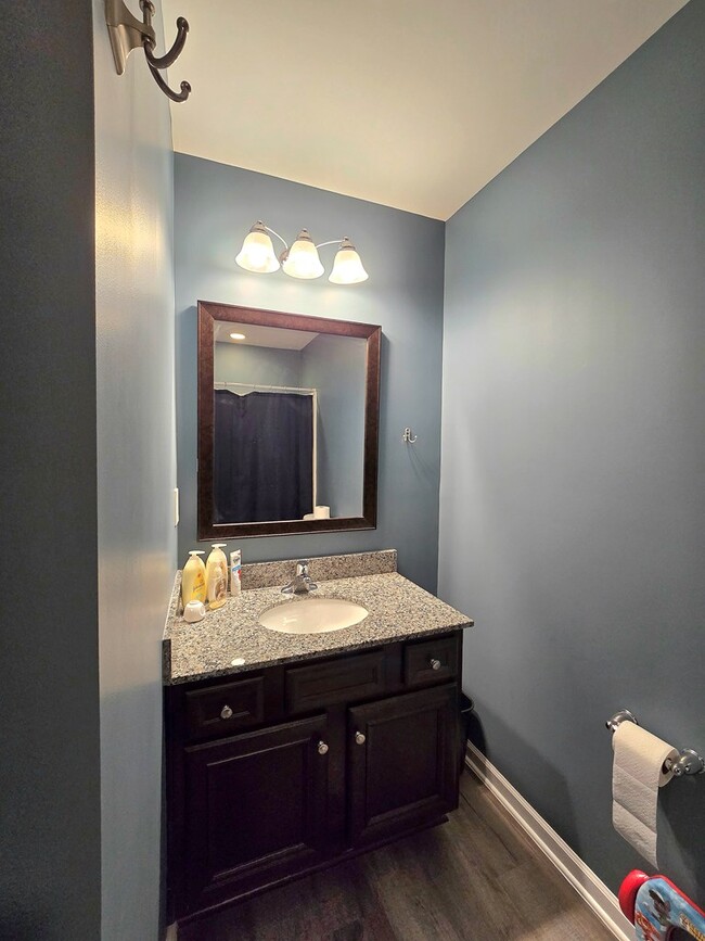 Building Photo - 1718 Smalls Dr