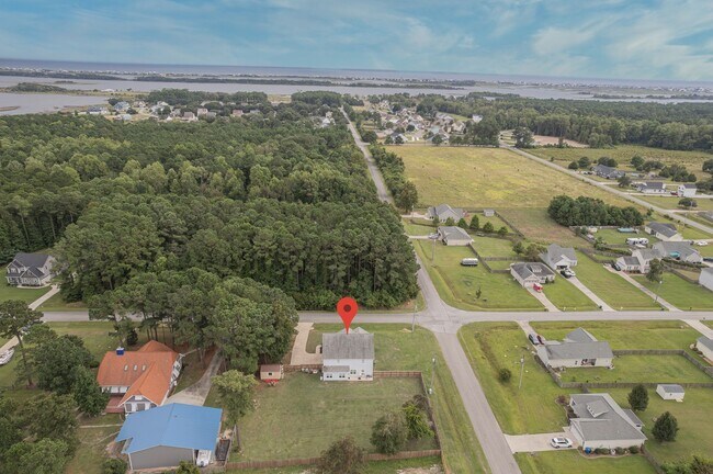 Building Photo - Coastal Elegance on a Spacious Corner Lot in Kings Harbor