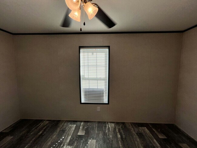 Building Photo - 69 Tower Manor Cir E