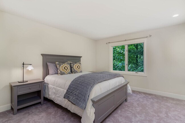 Building Photo - 4Bd/3.5Ba Issaquah Home