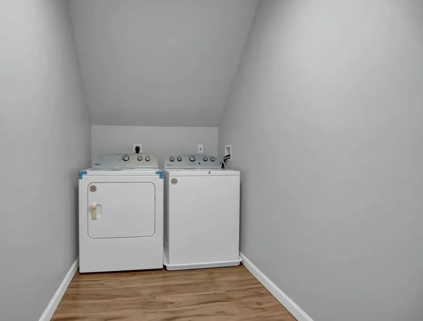 Building Photo - 5922 Benton Heights Ave