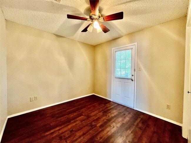 Building Photo - 1247 Dallas Dr