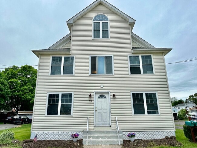 Building Photo - 72 N Cherry St