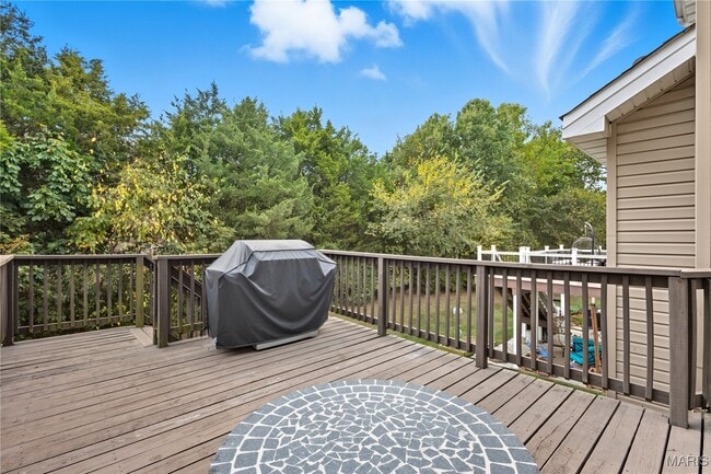 Building Photo - 422 Parkgate Dr