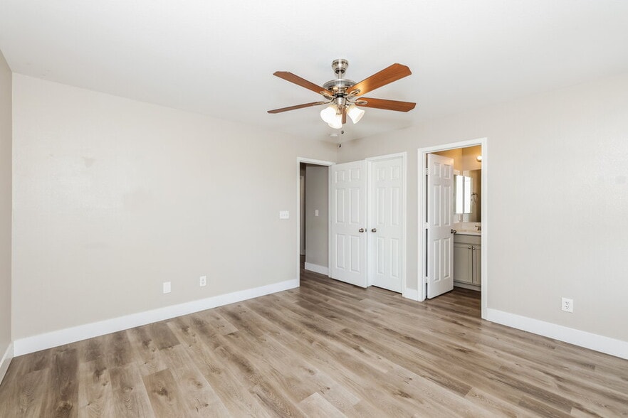Building Photo - 892 Shining Rose Pl