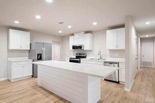 Building Photo - 4624 Santa Rosa Dr