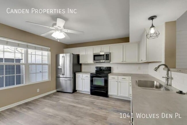 Building Photo - 1041 Wolves Den Pl