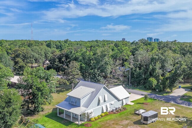 Building Photo - 27085 Park Dr