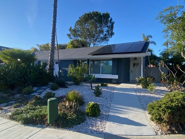 Building Photo - 970 Woodlake Dr