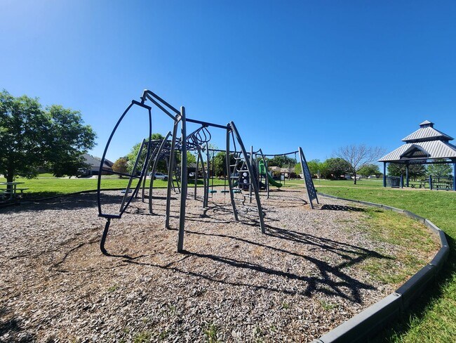 Building Photo - Large Fenced in Backyard in NBISD /Walk to Kraft Park /  Fridge Included  / Pet Friendly / Off Co...