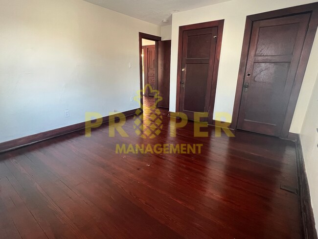 Building Photo - 2118 Malvern Ave